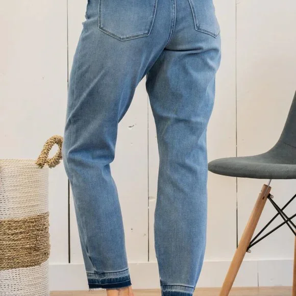 Judy Blue Relaxed Therma Denim Boyfriend Jeans Women's Plus Size 20W H13658 - Picture 7 of 11